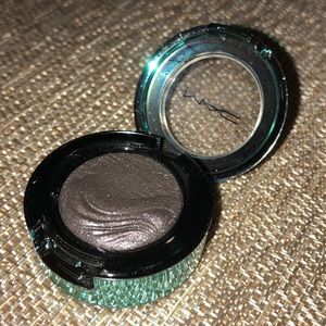 Mac Extra dimension eyeshadow