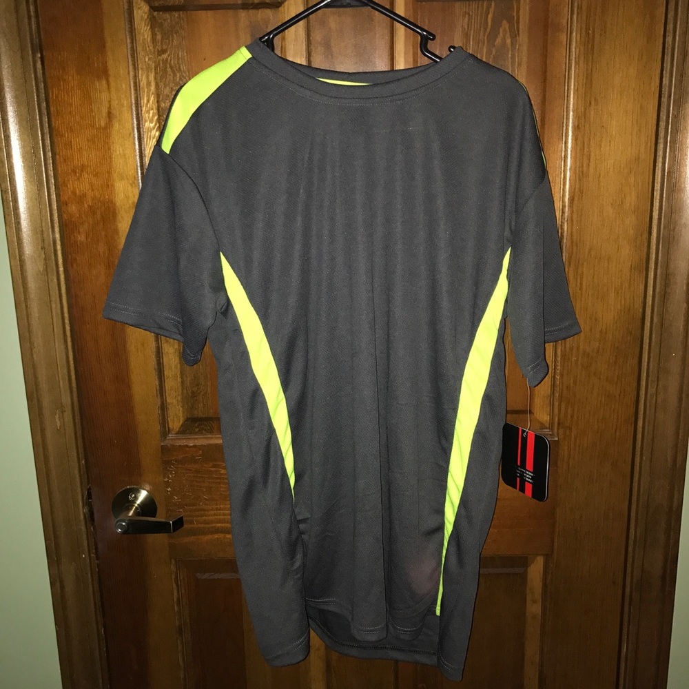 Athletic feeling shirt