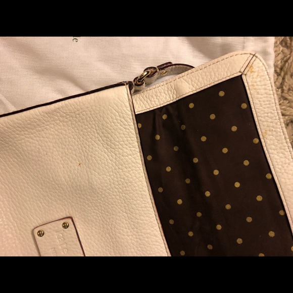 Kate Spade purse, small brown stain, see pics - Picture 4 of 4