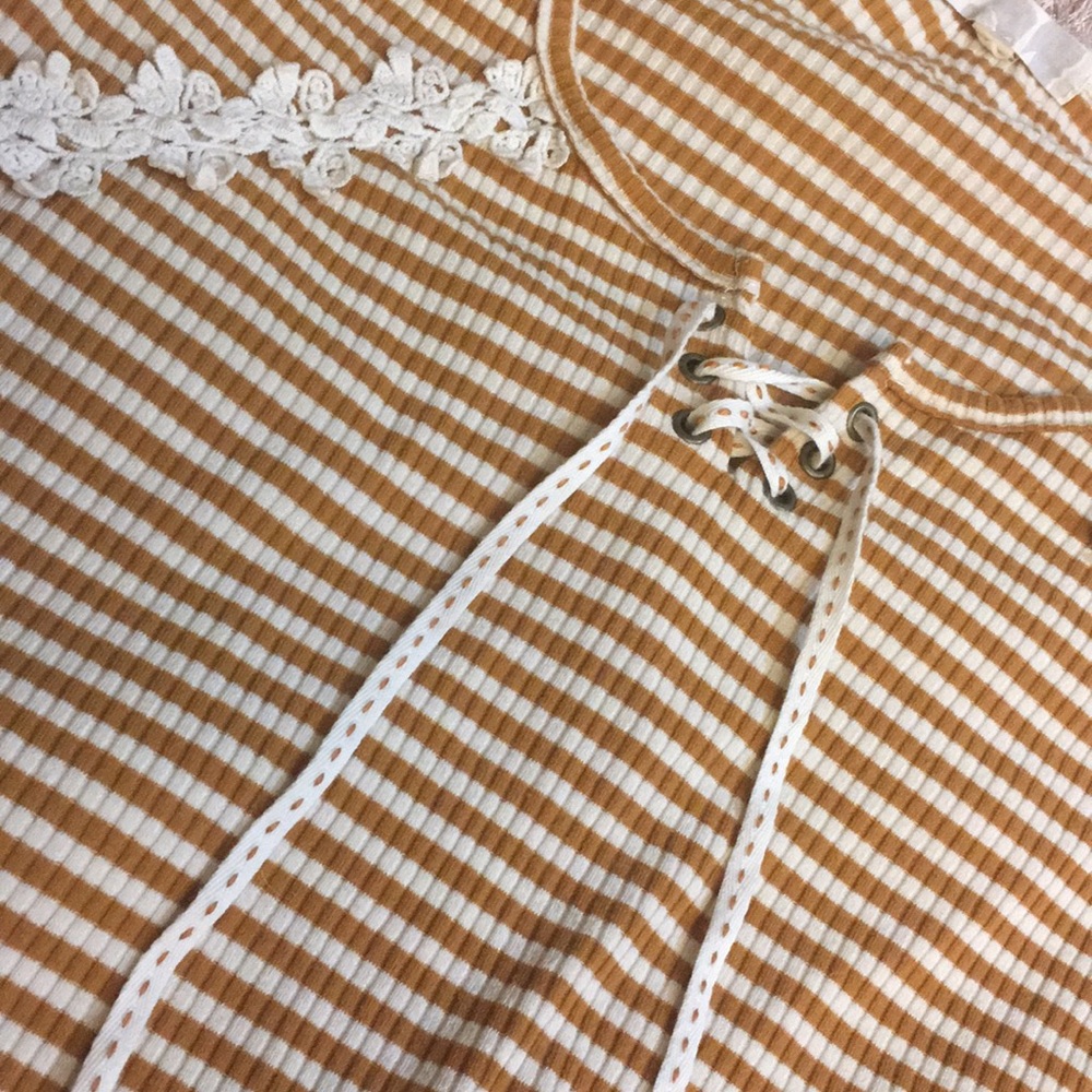 Shirt - Picture 2 of 4
