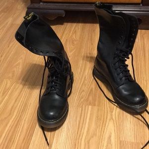 Doc Martens boots 14 hole
