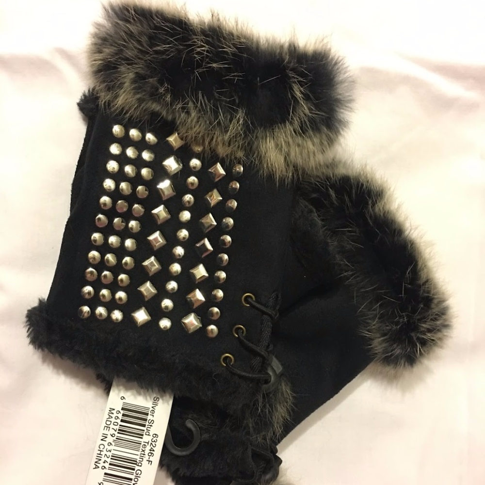 SILVER STUD TEXTING GLOVES