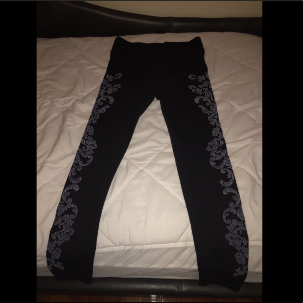 Patterned Tights - Picture 2 of 2