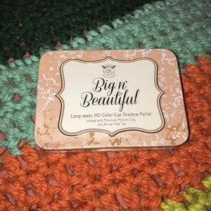 Big N’ Beautiful Eyeshadow Palette