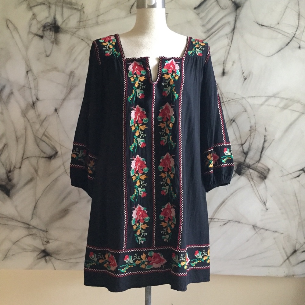 Embroidered Mexican Style Peasant Top Tunic
