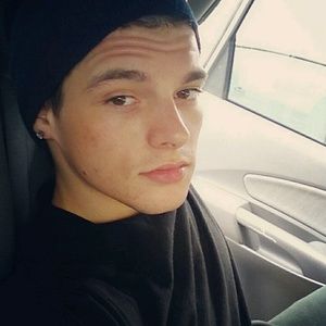 Meet your Posher, Roman