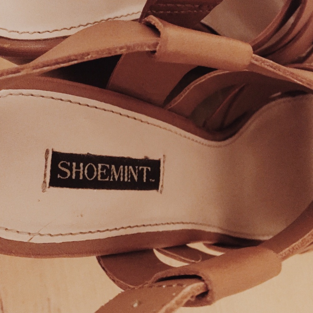 Thick Cross Cross Strap Platform Sandal Wedges - Picture 4 of 5