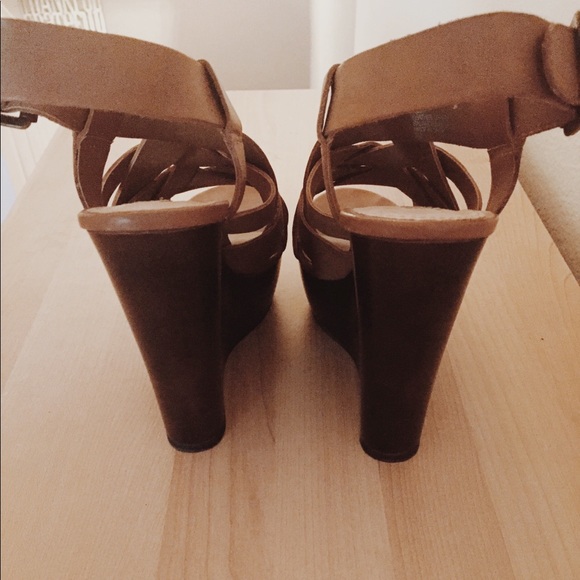 Thick Cross Cross Strap Platform Sandal Wedges - Picture 5 of 5