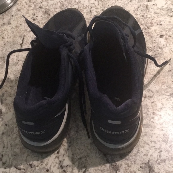 Nike - Picture 3 of 3