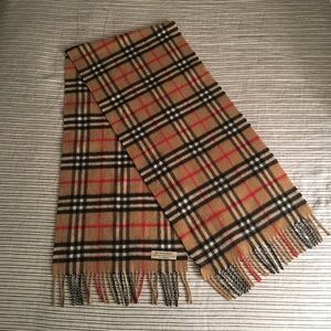 Burberry 100% Cashmere Classic Nova Check Scarf