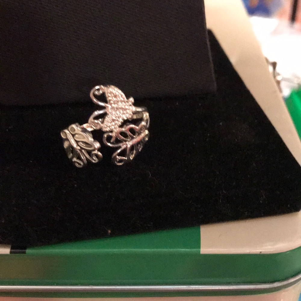Ring - Picture 2 of 3