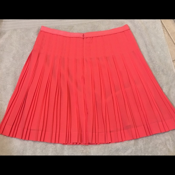 J. Crew Pleated Mini Skirt, Size 6, Salmon/Peach - Picture 3 of 8