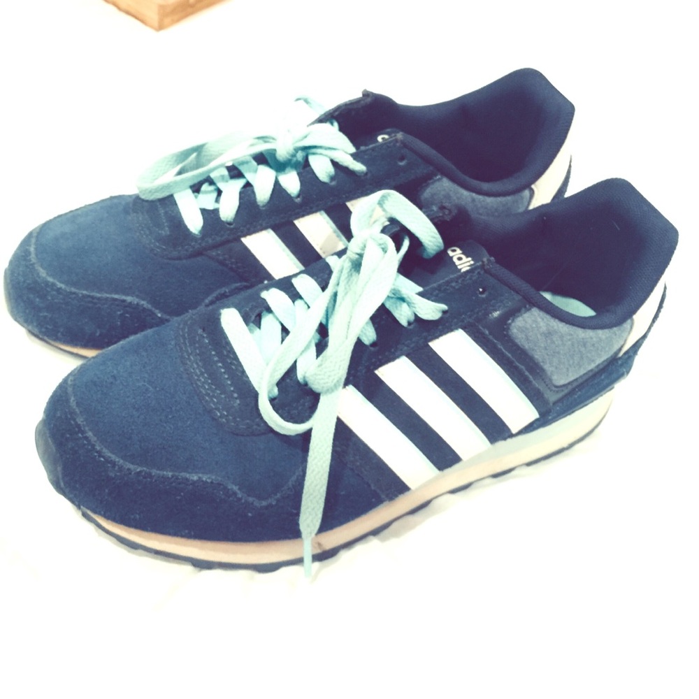 Women’s ADIDAS NEO 10K Lifestyle Sneakers Size 9