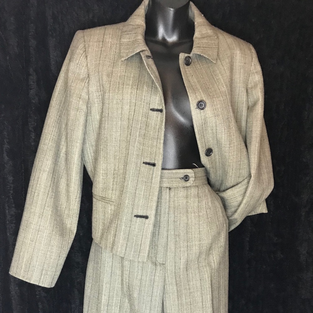 Multi Colored Gray 2 Piece Set With Matching Pants