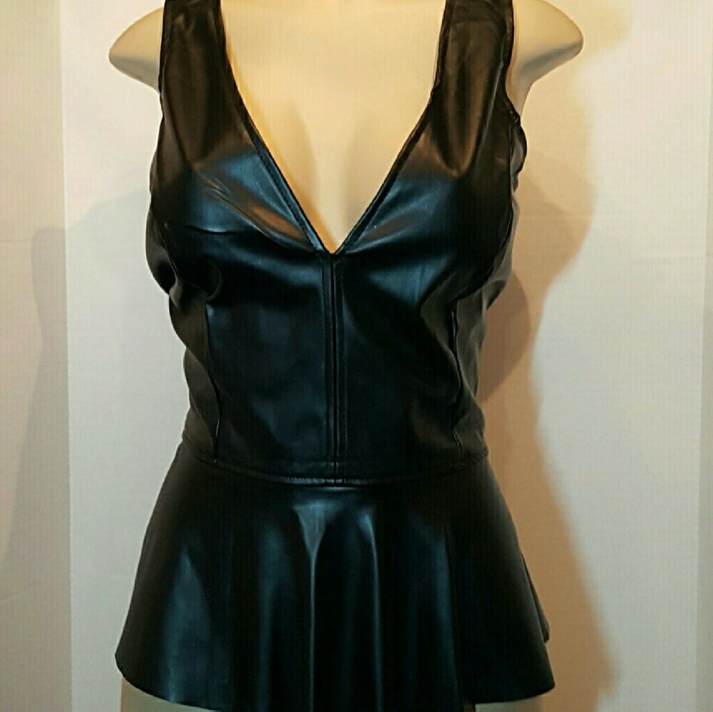 Arden B black faux leather peplum top in a sz L