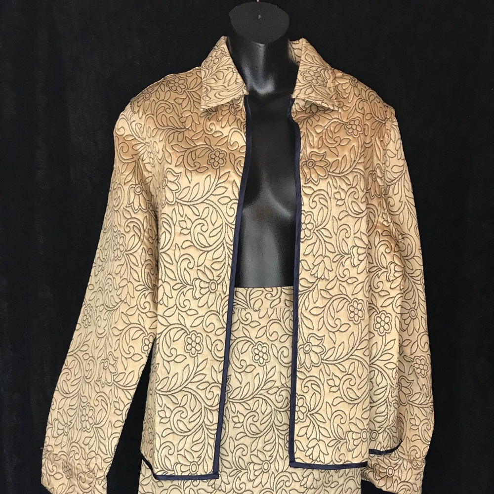 Creme and black Floral Trimmed 2 Piece Set