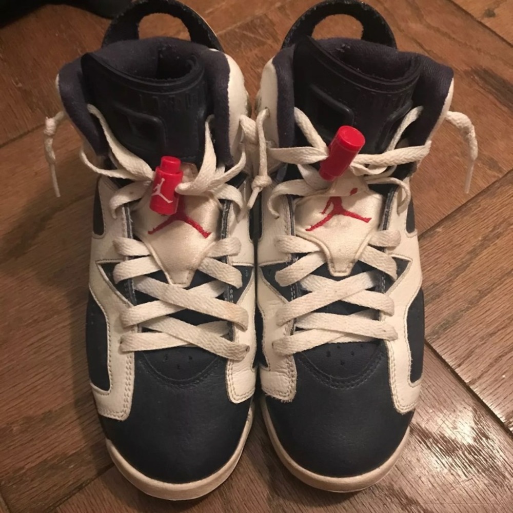 Aid jordan olympic 6’s kids size 3.5