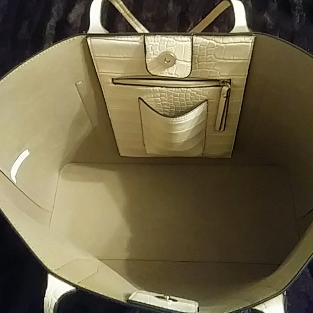 Purse - Picture 3 of 5