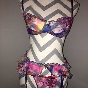 VS lingerie 3pc Set