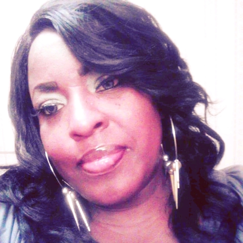 Meet your Posher, Denise
