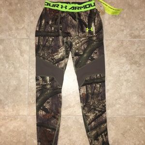 Brand New UA Mens Hunting Leggings