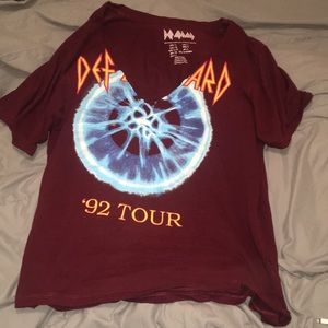 Burgundy def Leopard ‘92 tour cut t-shirt