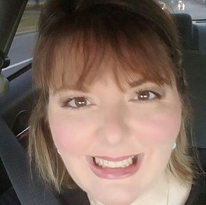 Meet your Posher, Leigh