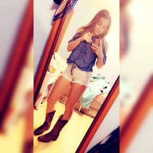 Meet your Posher, Brittney