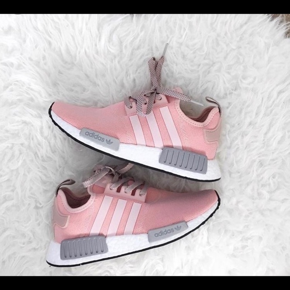 Adidas NMD R1 pink SIZE 7 (RUNS 1-1.5 SIZE BIGGER)