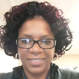 Meet your Posher, Regina