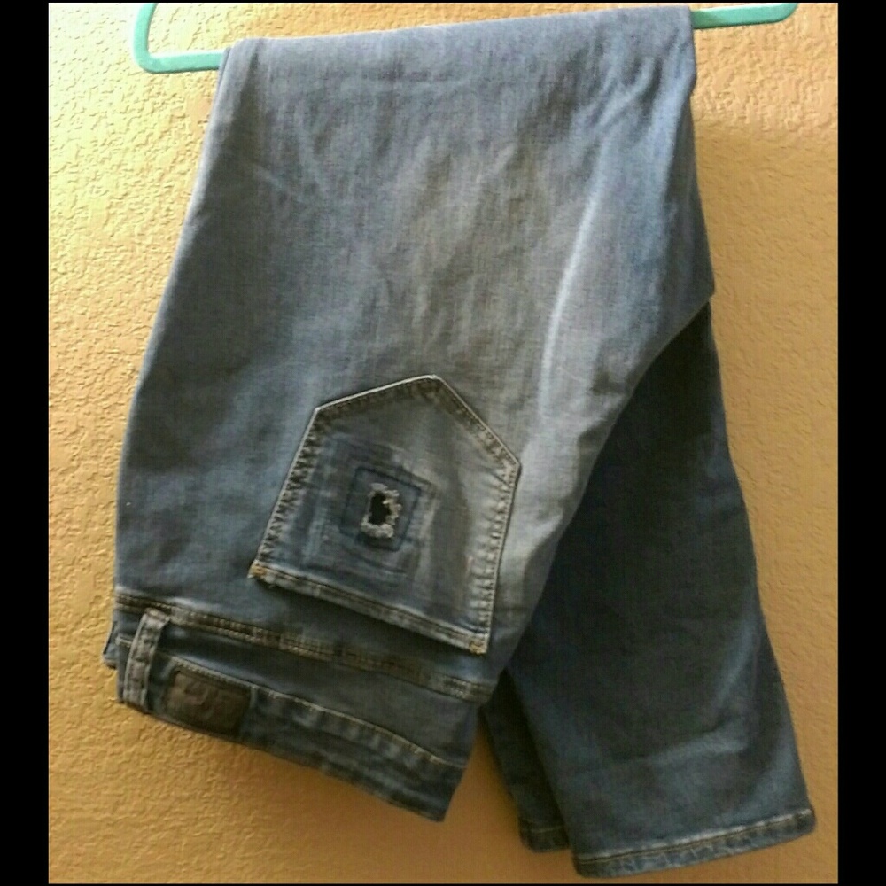 Distressed Skinny Jeans