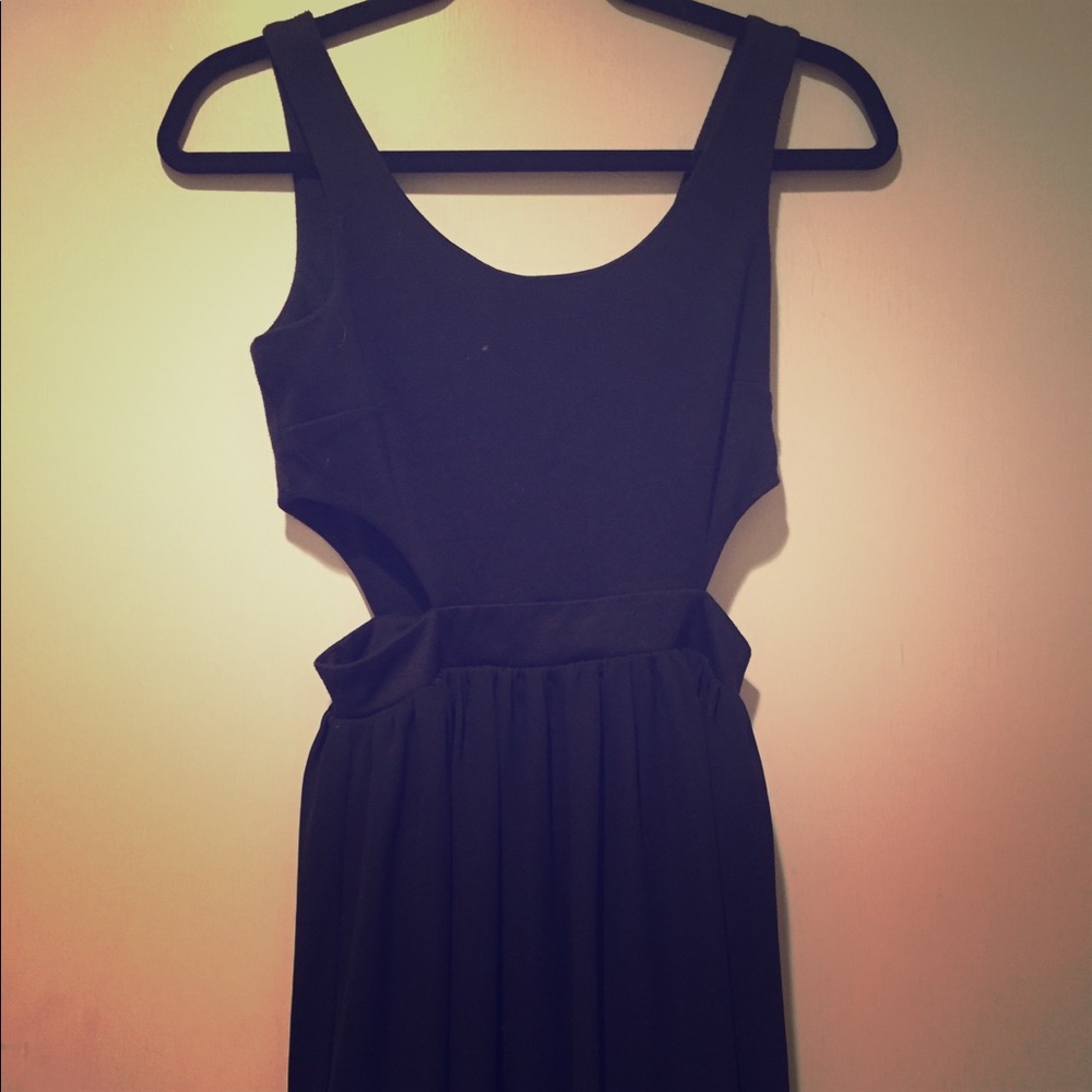 Paper Crane Small Cut-Out Black Dress. NWOT!