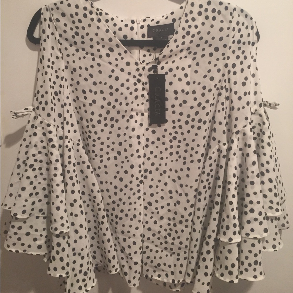 GRACIA B&W Polkadot Ruffled Bell Sleeve Top. NWT!