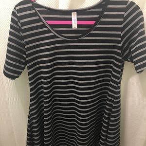 Xs Lularoe classic tee black and gray 🦄