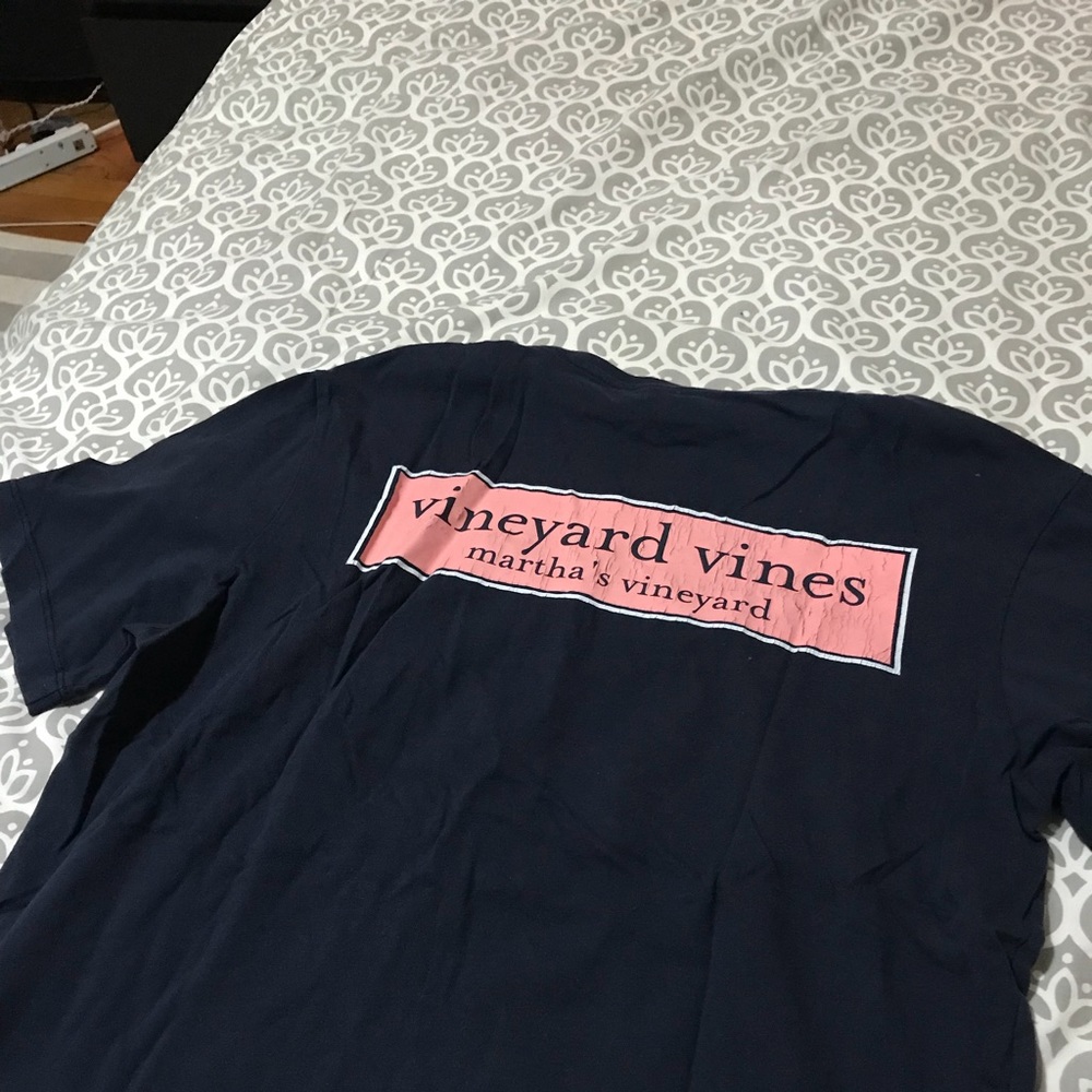 Vineyard Vines T shirt
