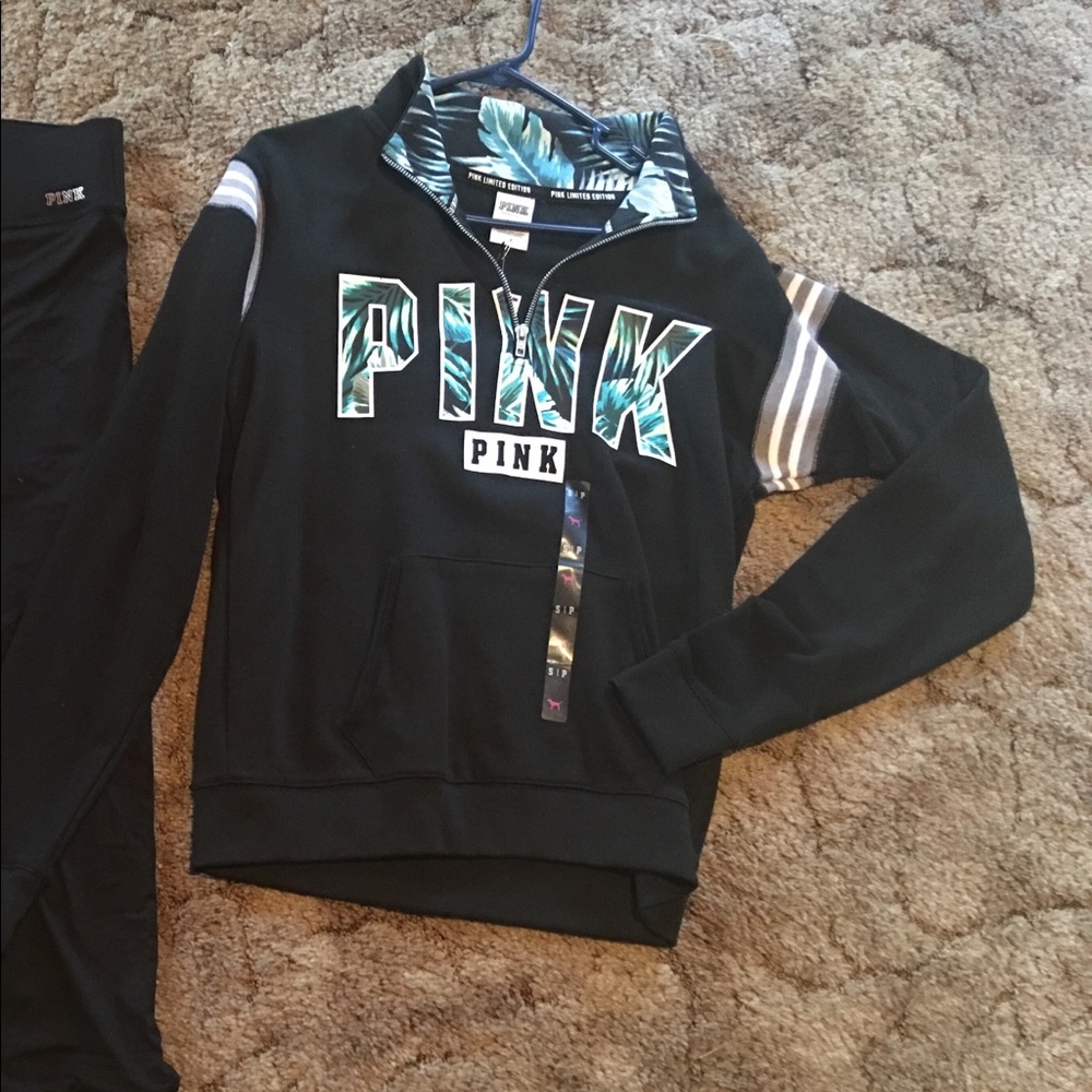 NWT VS Pink small 1/2 zip