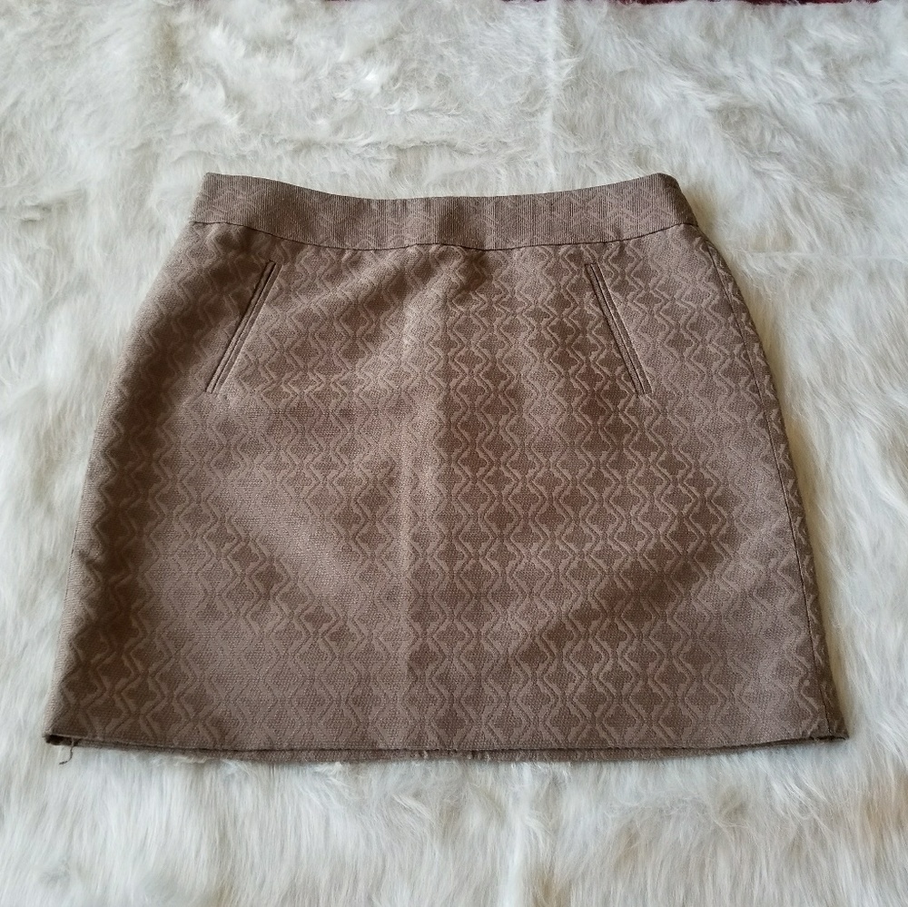 Beige Ann Taylor Loft skirt
