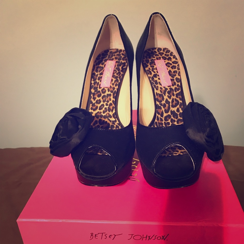 Betsey Johnson Pumps