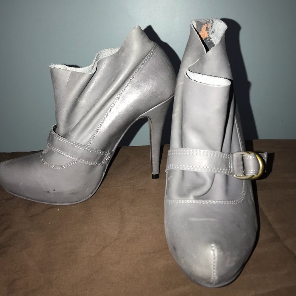 Beautiful booties! - Picture 2 of 2
