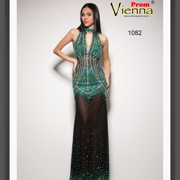 Emerald Vienna Prom Gown, Hand Beaded - Picture 5 of 7