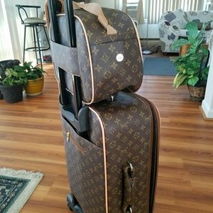 Luggage  Louis vuitton