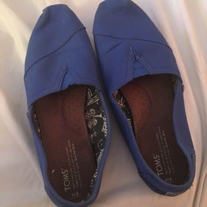 Size 9 womens toms