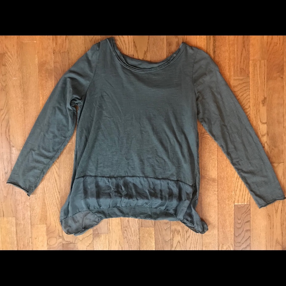 Long sleeve gray top ruffle bottom