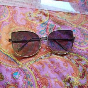 Big cat eye sunglasses