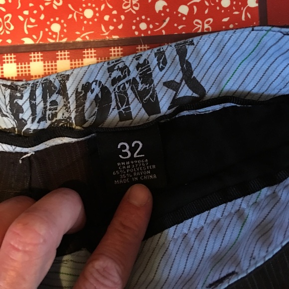 Billabong shorts size 32 - Picture 2 of 2