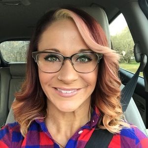 Meet your Posher, Lea