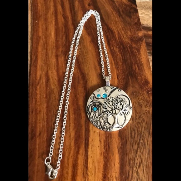 Tree of Life Blue Crystal Necklace - Picture 2 of 2