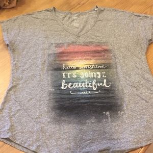 🎈Sonoma like new quote tee shirt🎈