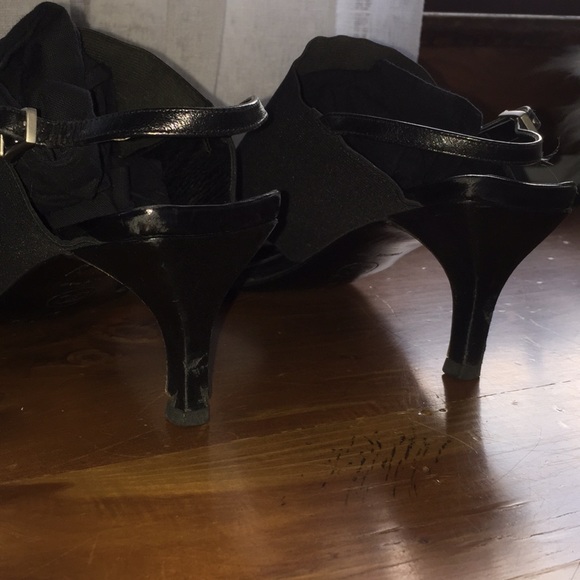 Vintage Chanel Sandals w/ kitten heel - Picture 3 of 8