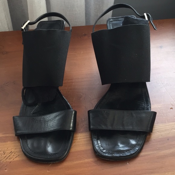 Vintage Chanel Sandals w/ kitten heel - Picture 7 of 8